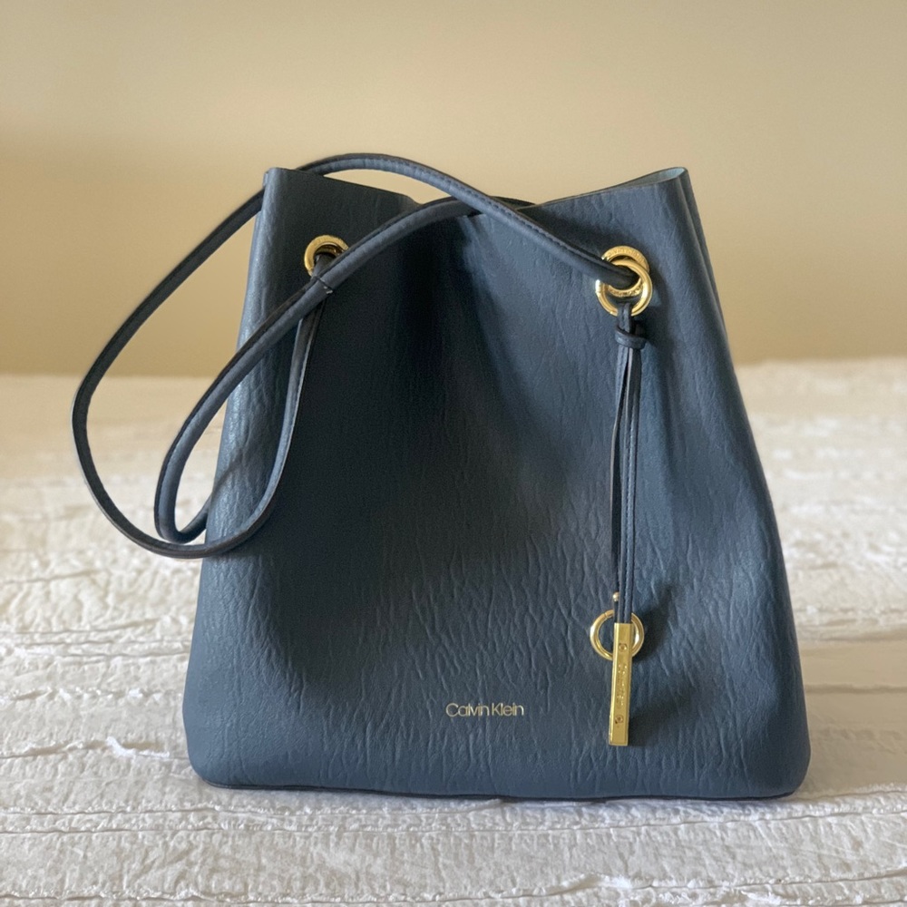 Calvin Klein NWT Gabrianna Large Tote + Zip Pouch